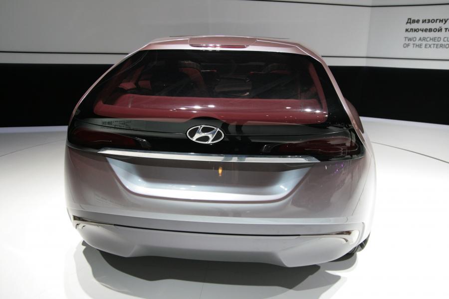  Hyundai i-oniq Concept 2012 года  (фото 20 из 65)